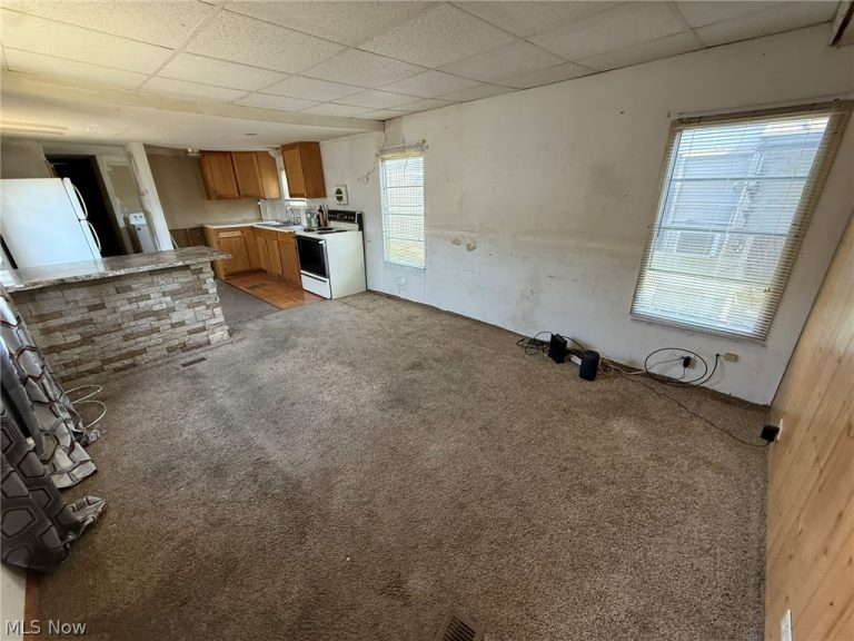 829 Zella Avenue, New Philadelphia, OH - Photo 2