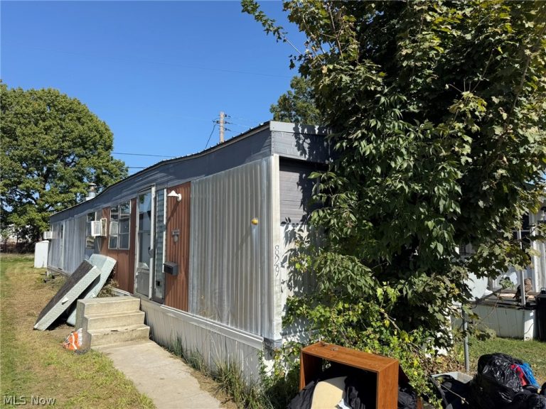 829 Zella Avenue, New Philadelphia, OH, 44663