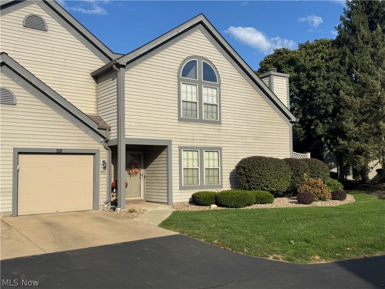 371 Bayshore Drive #6, Columbiana, OH - Photo 2