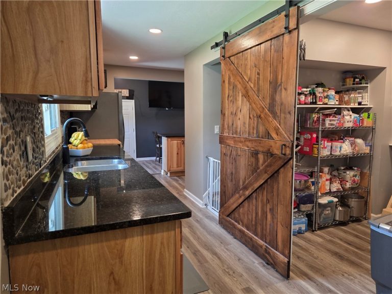 9856 Dupont Drive, Columbia Station, OH - Photo 8