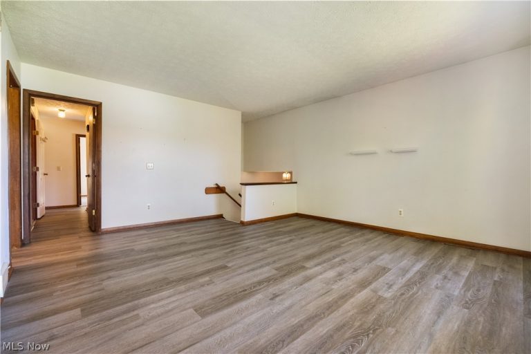 1301 Greenridge Drive, Massillon, OH - Photo 5