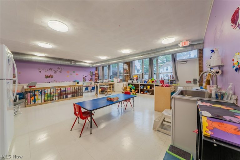 2150 Warren Road, Lakewood, OH - Photo 8