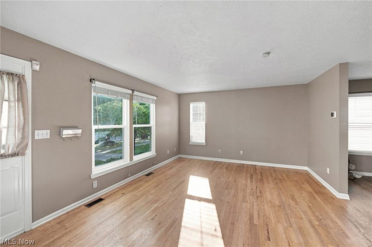 2472 5th Street, Cleveland, OH - Photo 3