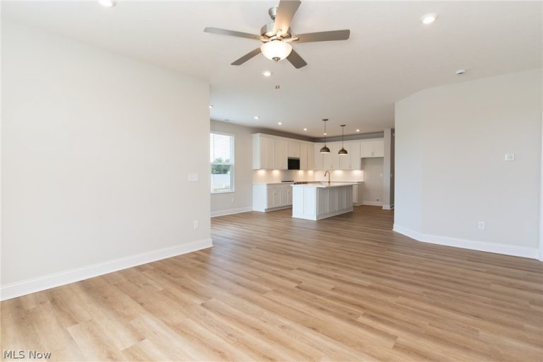 29117 Lancaster Lane, North Olmsted, OH - Photo 4