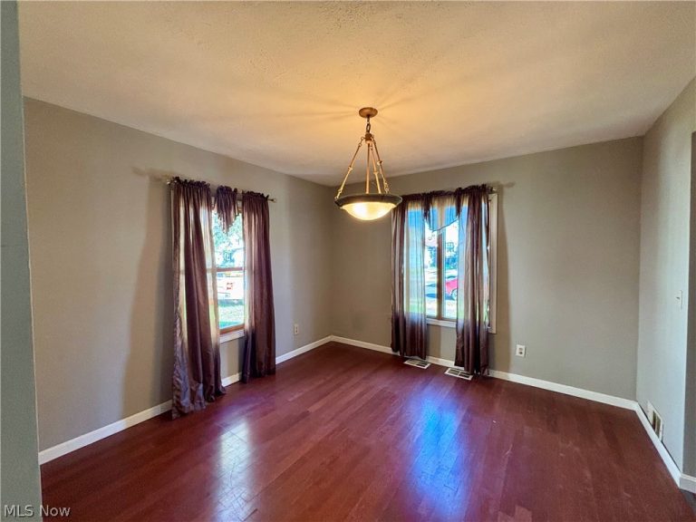212 Ohio Avenue, Niles, OH - Photo 4