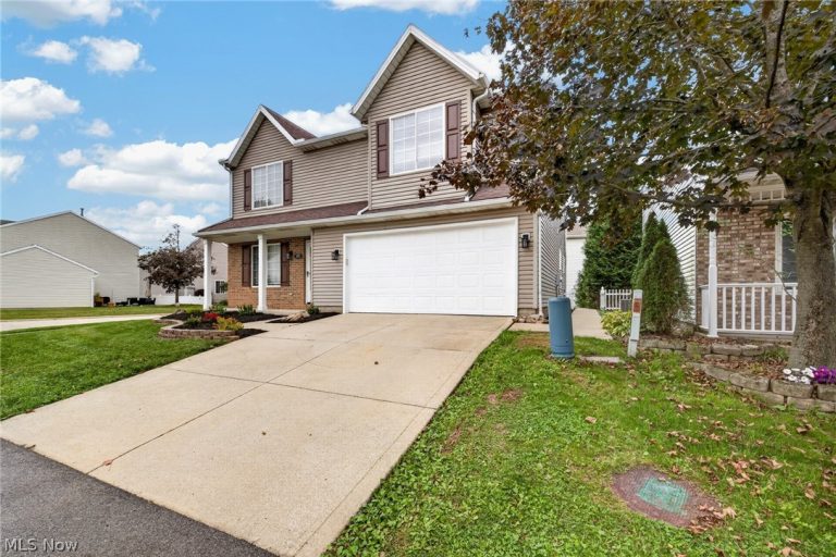 1115 Oxford Circle, Akron, OH - Photo 4