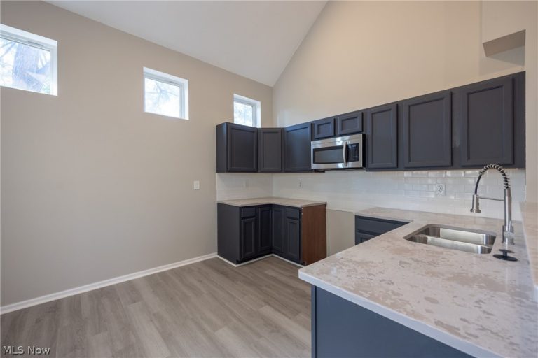 3718 Minster Court, Cleveland, OH - Photo 6