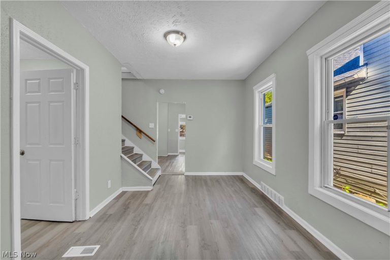 7508 Neville Avenue, Cleveland, OH - Photo 8