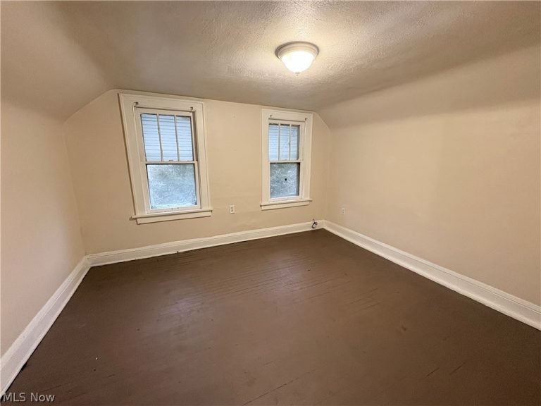 1248 Pondview Avenue, Akron, OH - Photo 3
