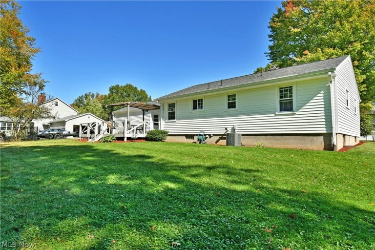 320 Montridge Drive, Canfield, OH - Photo 5