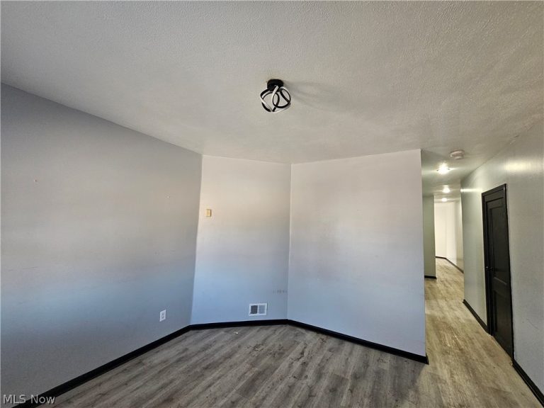 6100 Hough Avenue, Cleveland, OH - Photo 2