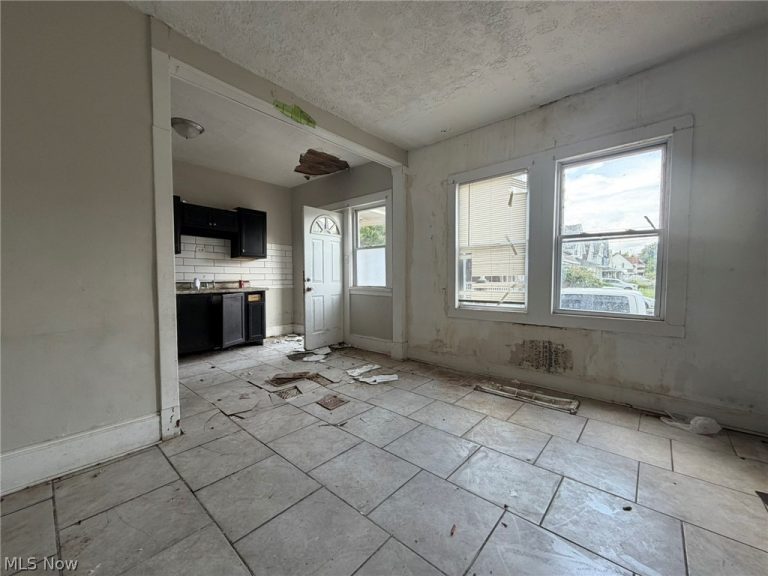 2082 98th Street, Cleveland, OH - Photo 5