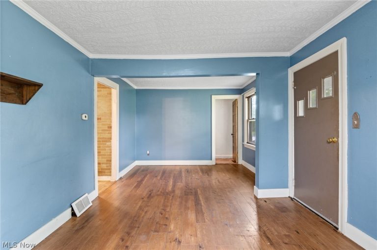 3213 Regent Avenue, Canton, OH - Photo 2