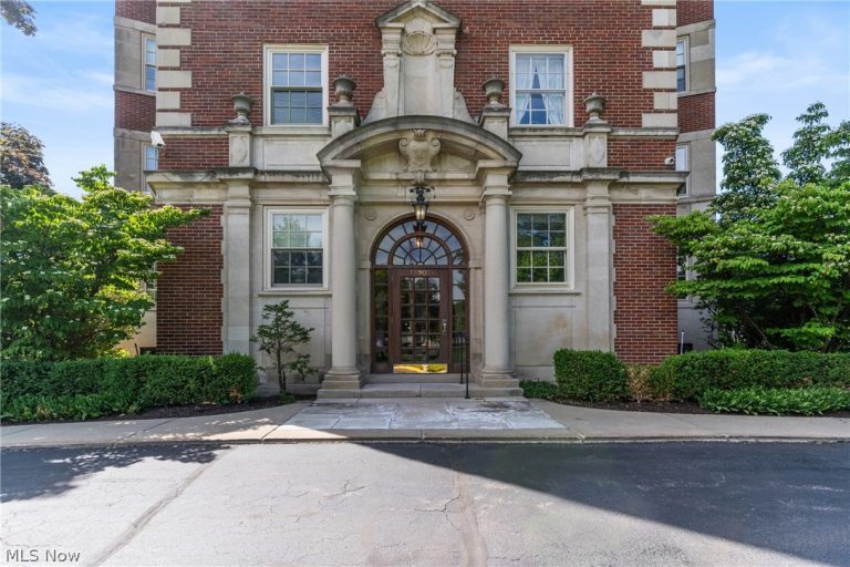 13901 Shaker Boulevard #5A, Cleveland, OH - Photo 2