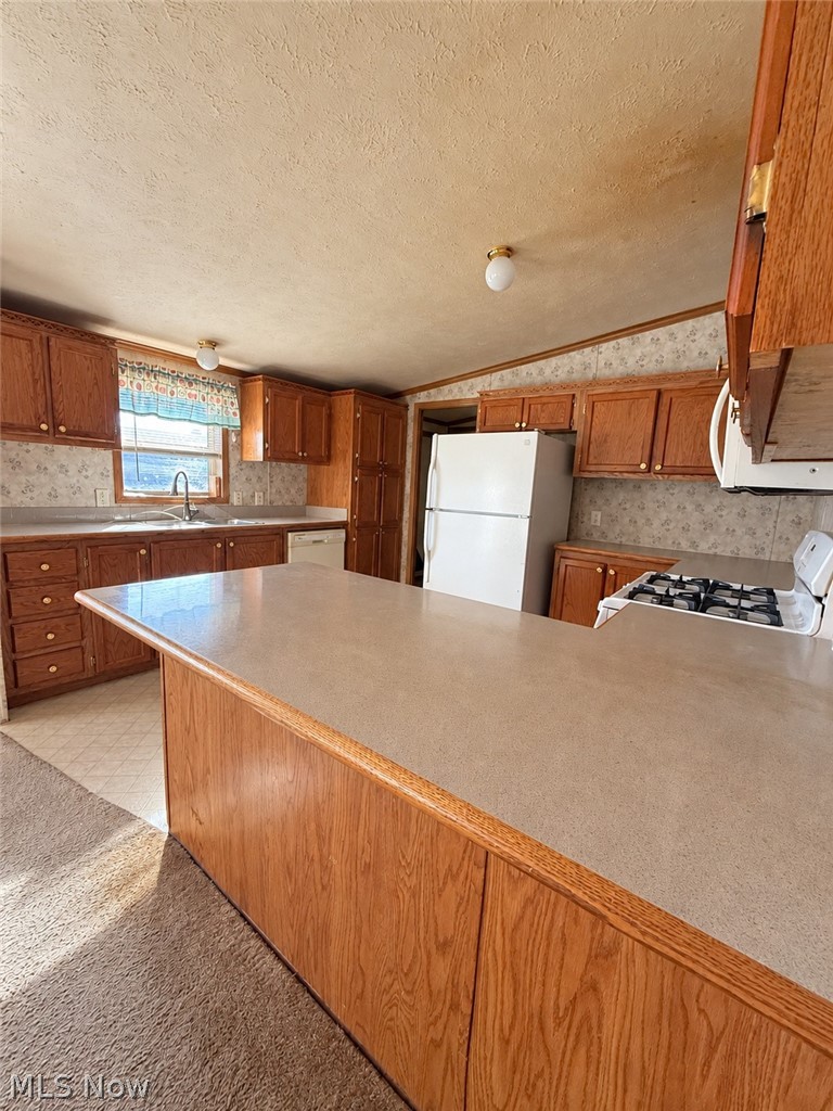 13058 Kevin Lane, Chardon, OH - Photo 5
