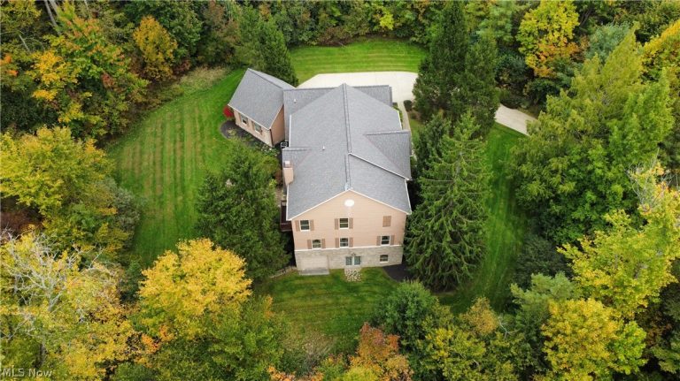 11440 Glenmora Drive, Chardon, OH - Photo 6