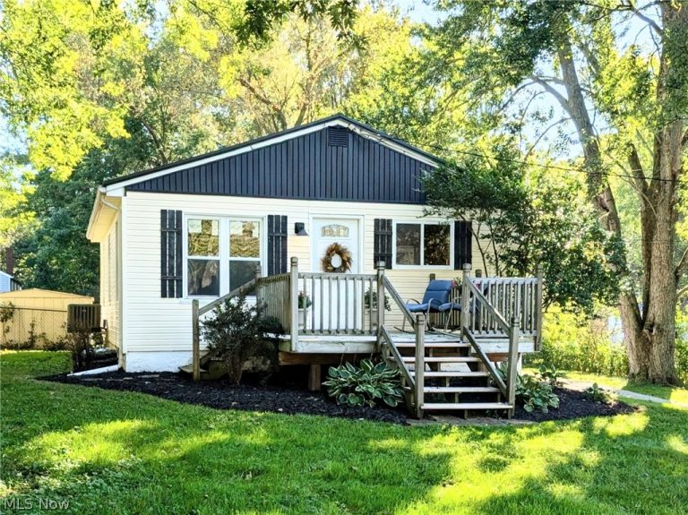 2177 Par Drive, Akron, OH, 44312