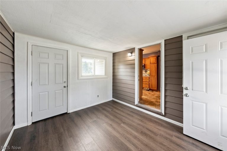 1187 Meadowbrook Boulevard, Brunswick, OH - Photo 5