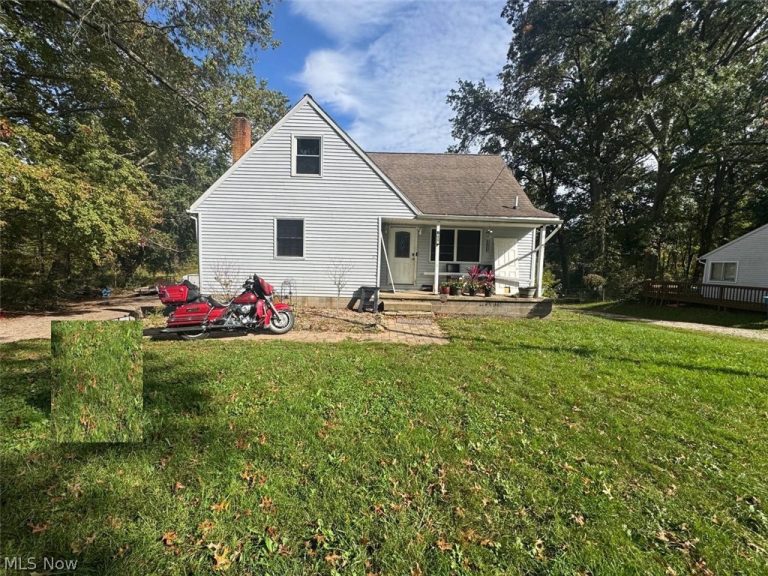 1423 Pin Oak Drive, Akron, OH, 44312