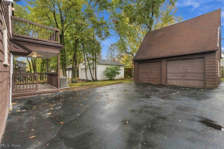 3643 Lindholm Road, Shaker Heights, OH - Photo 6