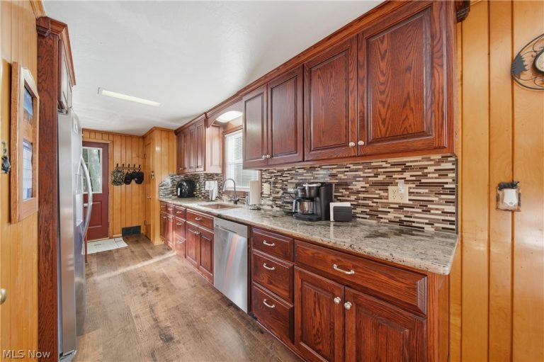 1687 Mount Pleasant Street, Canton, OH - Photo 8