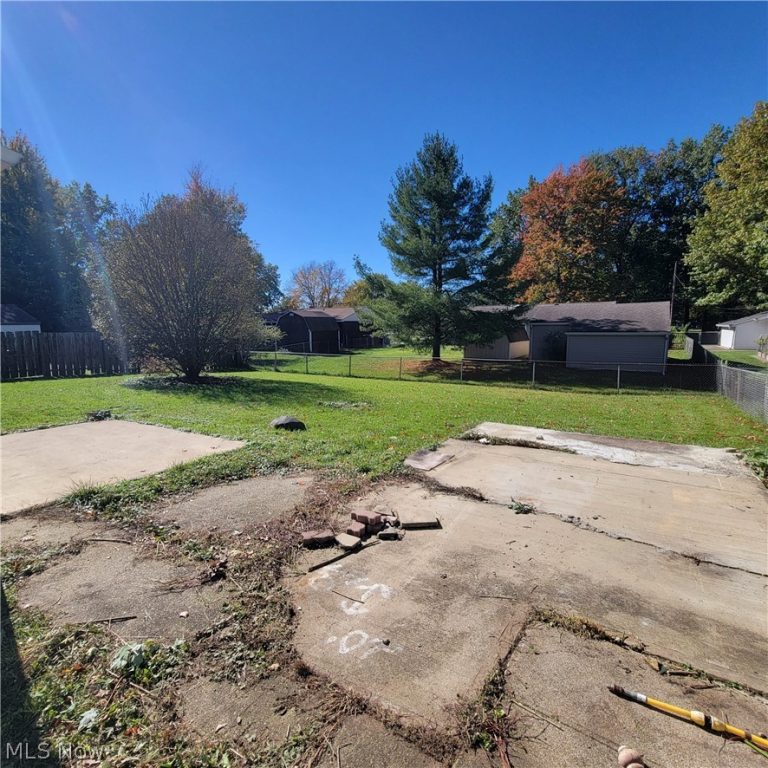 7366 Chennault Drive, North Ridgeville, OH - Photo 3