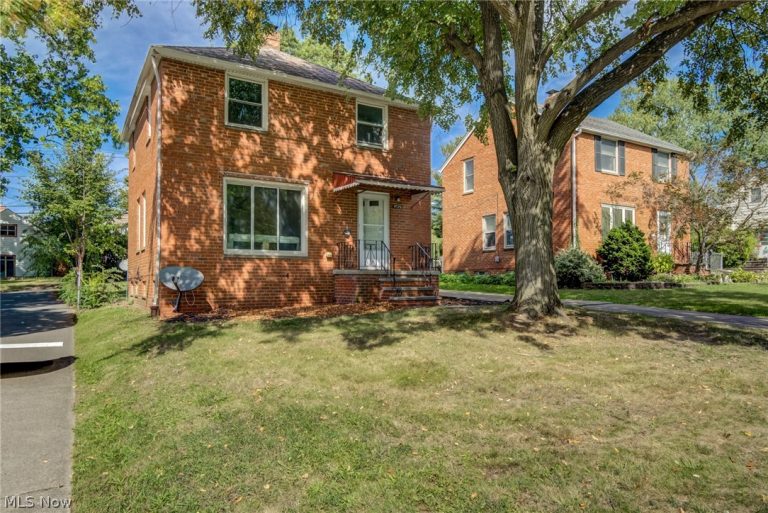9725 Highland Avenue, Garfield Heights, OH - Photo 2