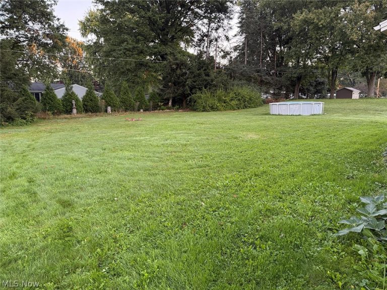 2625 Hyacinth Drive, North Canton, OH - Photo 6