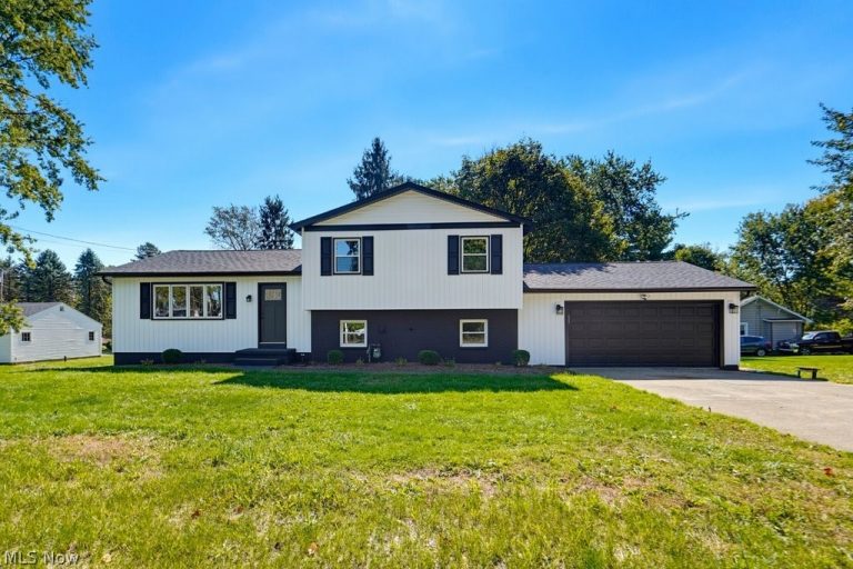 3246 Waterloo Road, Akron, OH - Photo 2
