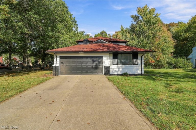 2131 Newbury Drive, Cleveland, OH - Photo 5