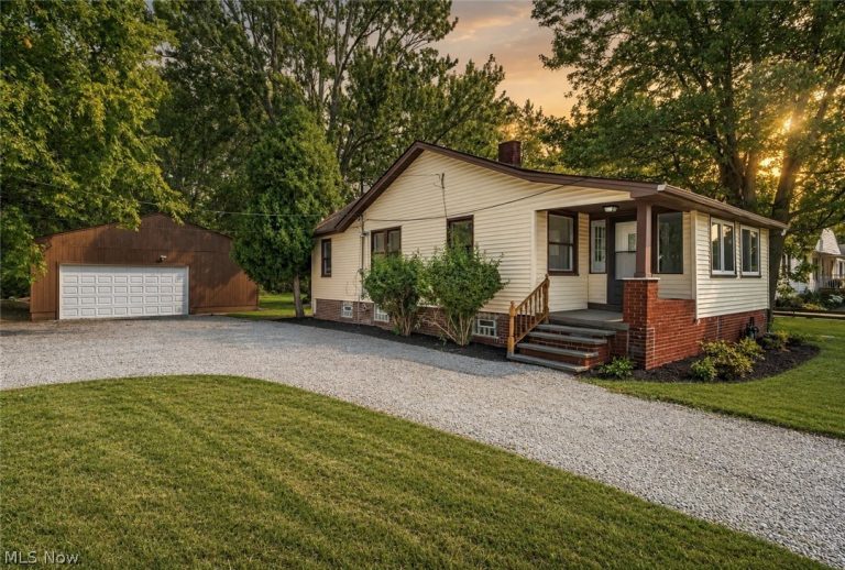5803 Stearns Road, North Olmsted, OH, 44070