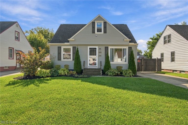 13504 Woodward Boulevard, Garfield Heights, OH - Photo 2