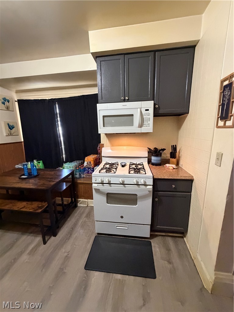 3401 Roanoke Avenue, Cleveland, OH - Photo 4