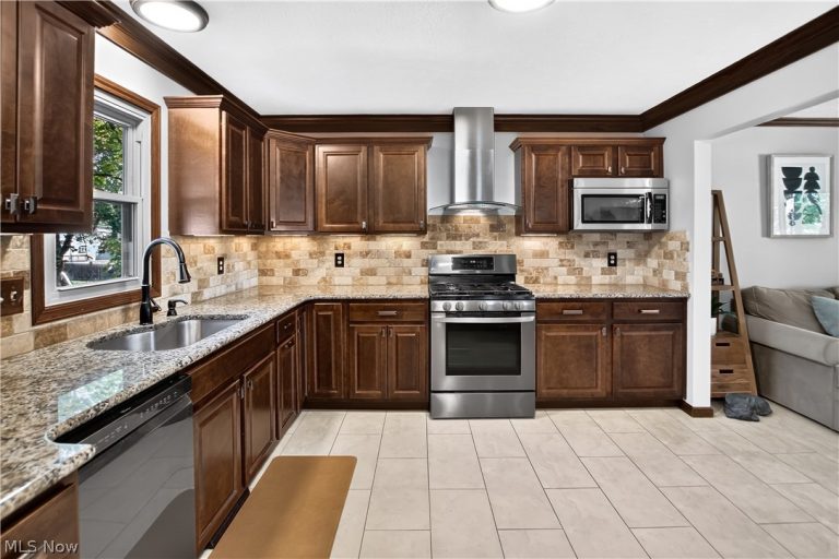 3080 Stoney Creek Drive, North Royalton, OH - Photo 6