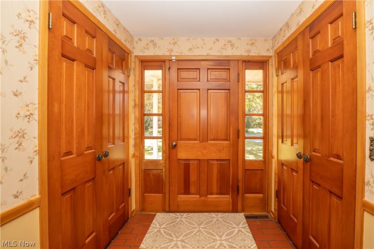 2221 Devonshire Drive, Canton, OH - Photo 4