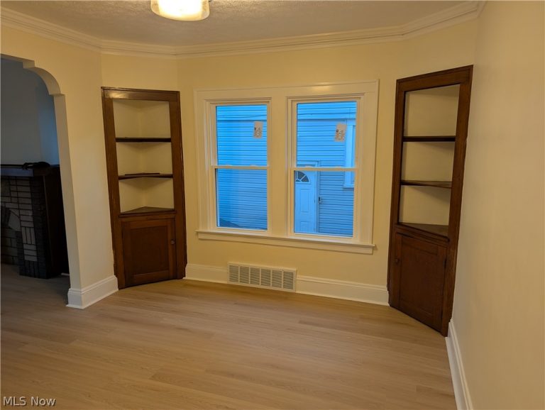 10901 Saint Mark Avenue, Cleveland, OH - Photo 6