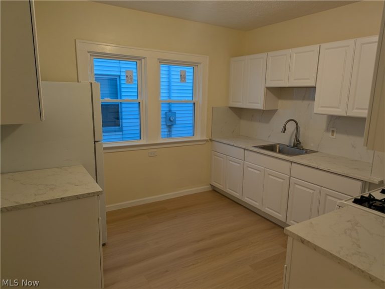 10901 Saint Mark Avenue, Cleveland, OH - Photo 5