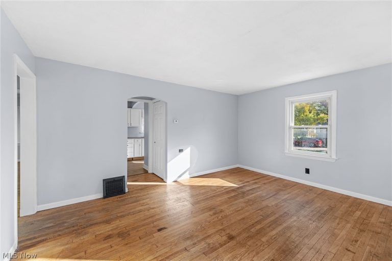 12204 Wayland Avenue, Cleveland, OH - Photo 3