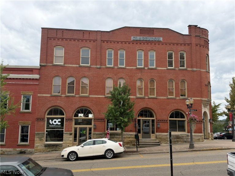102 Main Street, St Clairsville, OH - Photo 3