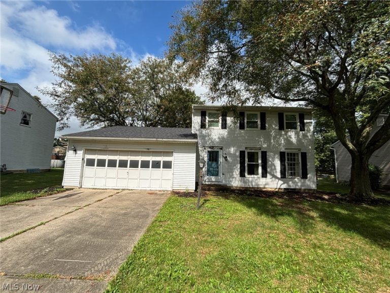 7950 Woodrush Drive, North Canton, OH - Photo 2