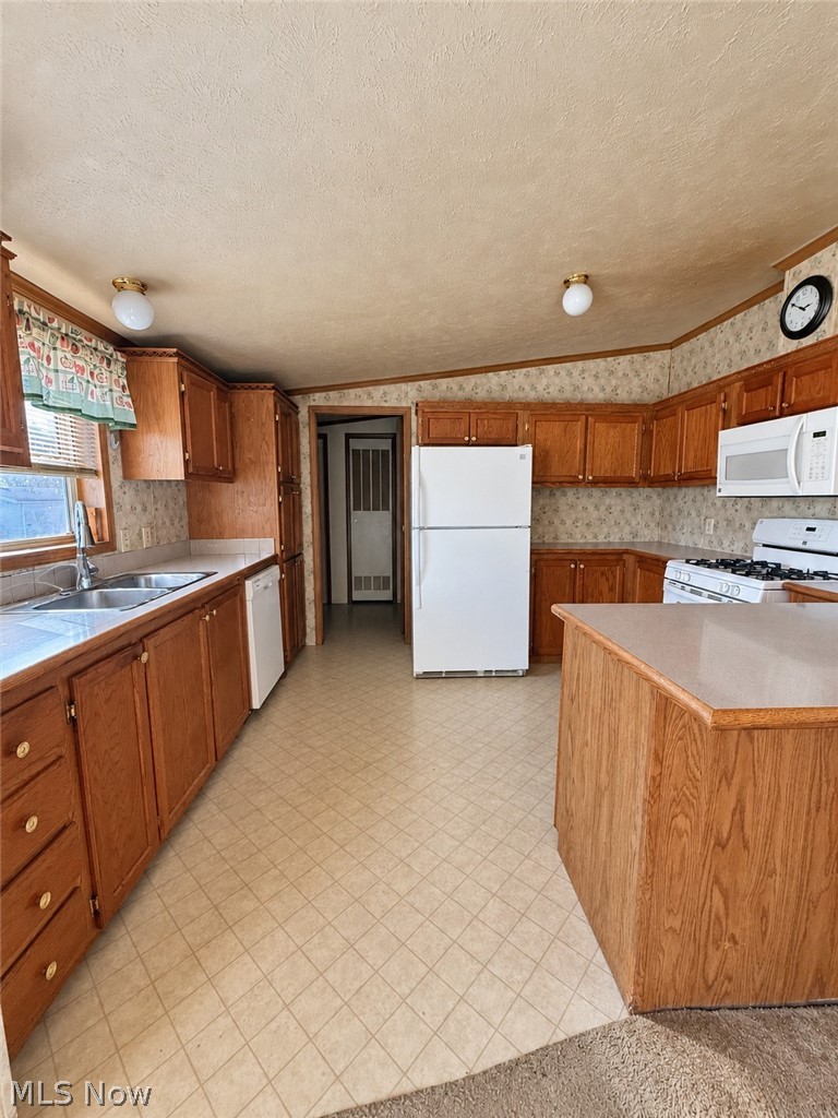13058 Kevin Lane, Chardon, OH - Photo 6