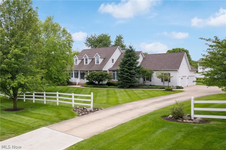 1949 Middleton Road, Hudson, OH - Photo 2