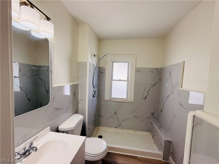 10812 Park Heights Avenue, Garfield Heights, OH - Photo 6