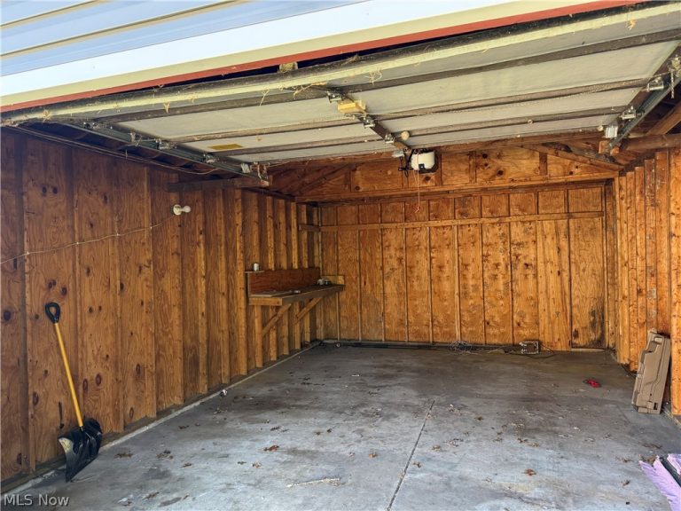 3203 Mcguffey Road, Youngstown, OH - Photo 5