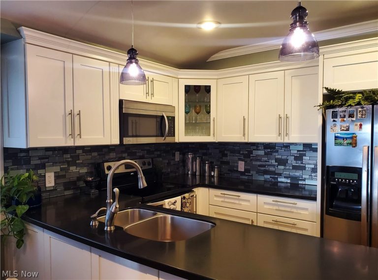 4649 Roosevelt Avenue, Canton, OH - Photo 3