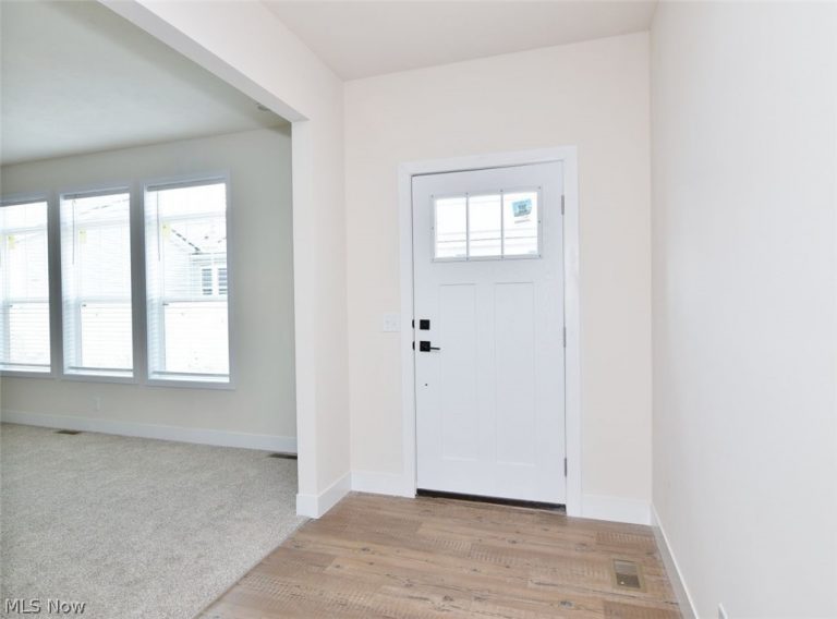 981 Stonemill Drive, Chardon, OH - Photo 3