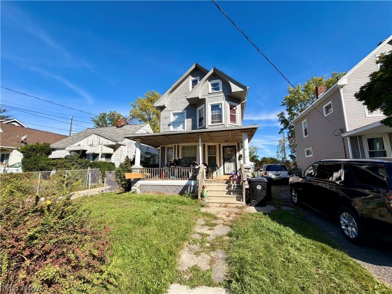 13901 Caine Avenue, Cleveland, OH - Photo 2
