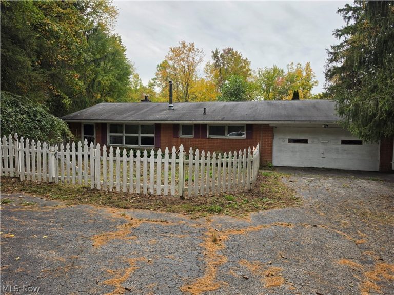 10057 Thwing Road, Chardon, OH, 44024