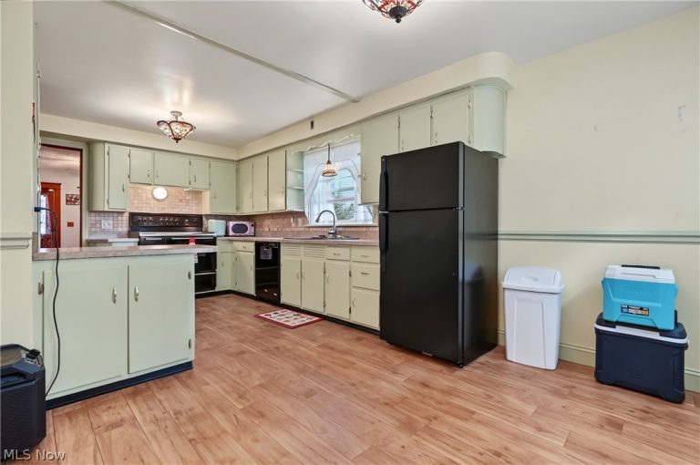 323 Prospect Street, Girard, OH - Photo 5