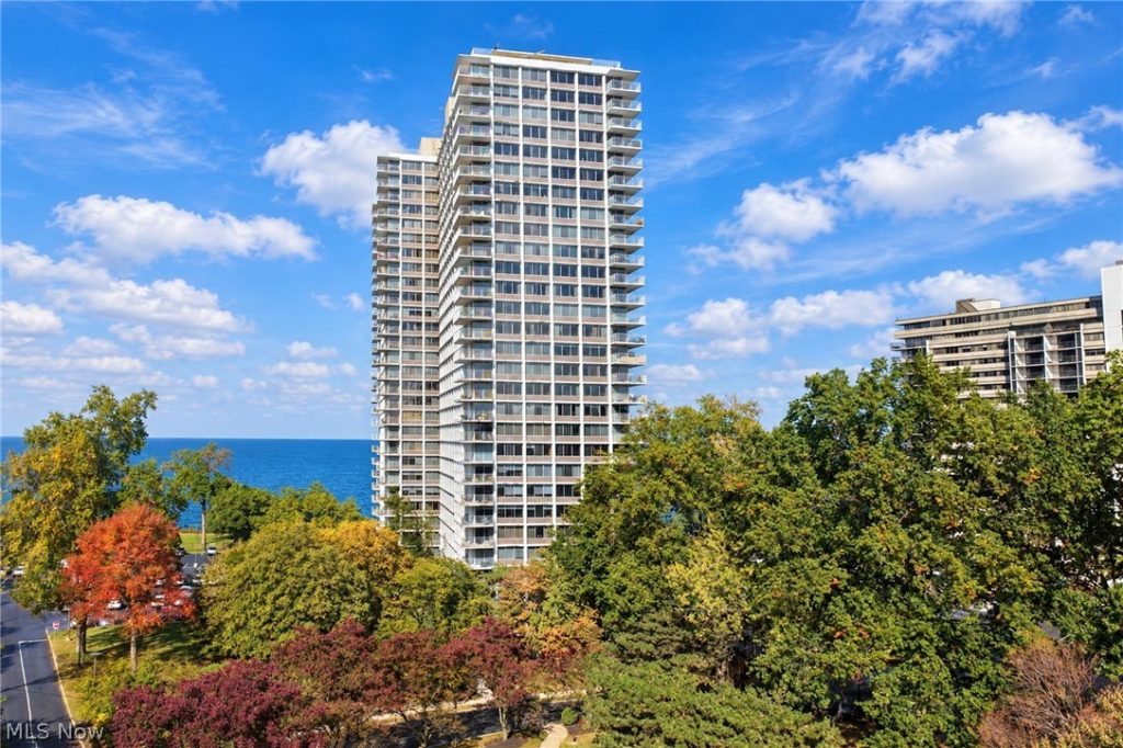 12700 Lake Avenue #3008, Lakewood, OH